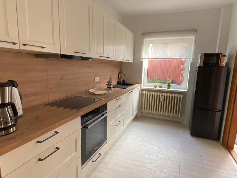 Feddersen Living Grosse Ferienwohnung - Garten - Terrasse - Smart Tv - Netflix ブルンスビュッテル エクステリア 写真