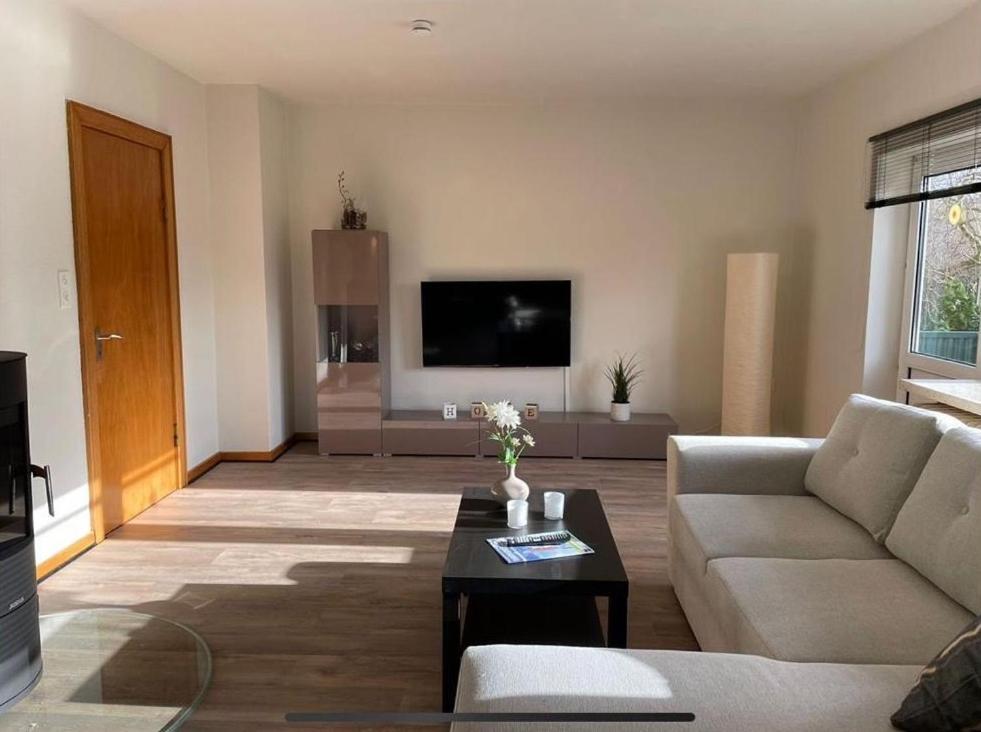 Feddersen Living Grosse Ferienwohnung - Garten - Terrasse - Smart Tv - Netflix ブルンスビュッテル エクステリア 写真
